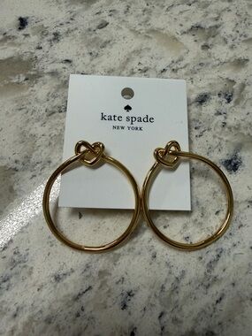 kate spade Gold Knot Hoop Earrings - Heart Detail